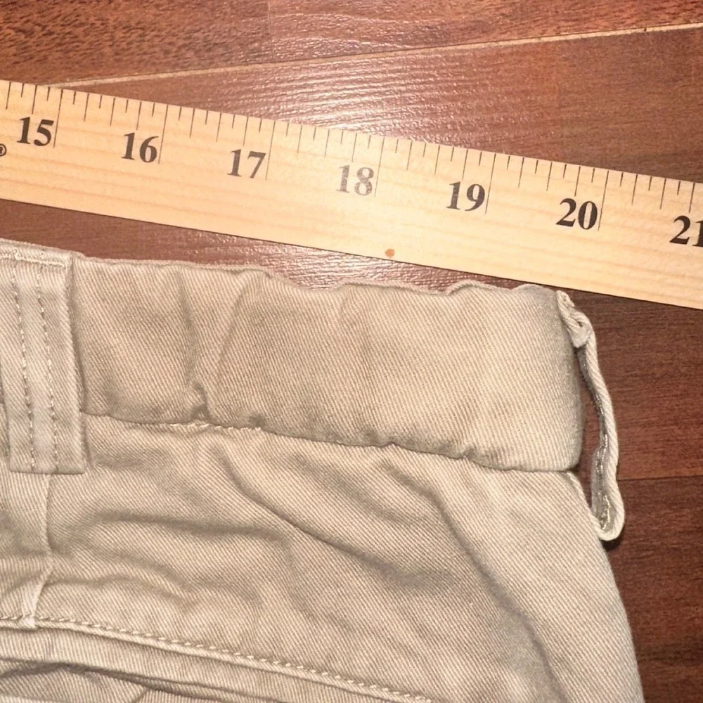 Duluth Trading Co Mens Pleated Chino Pants Khaki Tan Cotton 42x32